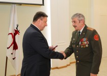 Олег Лавричев вручил сотрудникам военных комиссариатов юбилейные медали в честь 800-летия Нижнего Новгорода