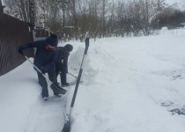 Активисты ТОС поселка Комсомольский оказали помощь ветерану