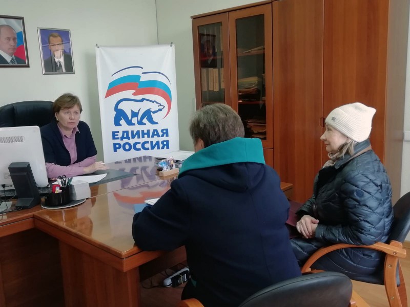 Депутаты городской Думы провели приемы граждан по вопросам жилищно-коммунального хозяйства