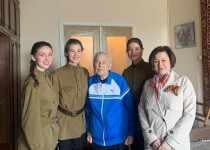 Инна Ванькина поздравила ветерана Великой Отечественной войны с Днем Победы