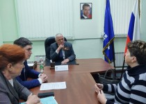 Депутаты городской Думы провели приемы граждан по вопросам старшего поколения