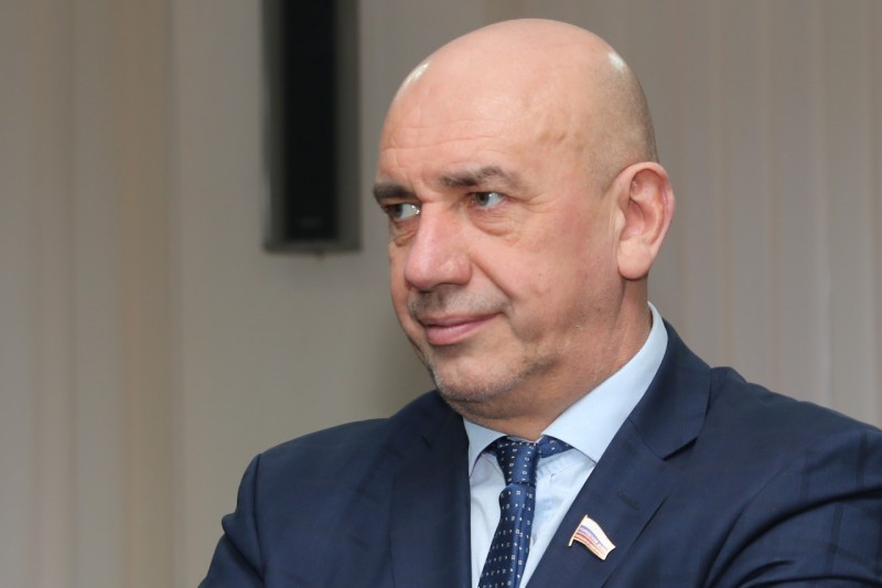 Юрий Ерофеев 1 июня передал подарки детям из Донбасса