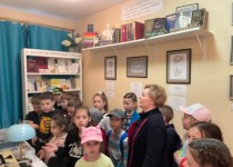 Юлия Мантурова помогла библиотеке им. А.И. Герцена организовать акцию «Библиотека – детям»
