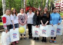 Ольга Балакина передала подарки ко Дню защиты детей ребятам, проживающим в пункте временного размещения