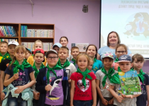Юлия Мантурова помогла коллективу библиотеки им. Е.А. Никонова провести урок экологии