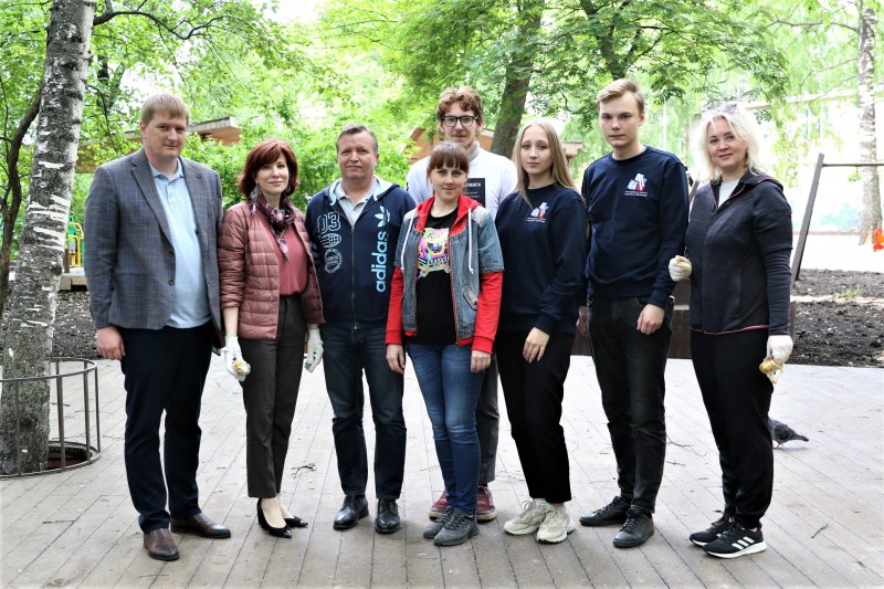 Депутаты городской Думы провели экологическую акцию в парке Свердлова
