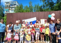 На территории ТОС №10 «Мончегорский» состоялся праздник, посвящённый Дню России