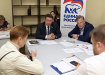 Олег Лавричев провел прием граждан на округе в Советском районе