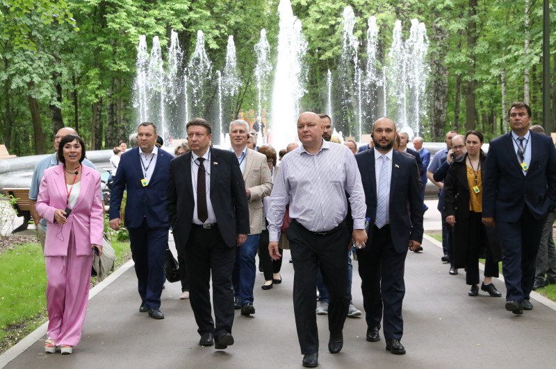 Олег Лавричев принял участие в заседании Совета директоров Приокского района в парке «Швейцария»