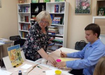 В Соседском центре «На Молодежном» прошло творческое занятие по рисованию