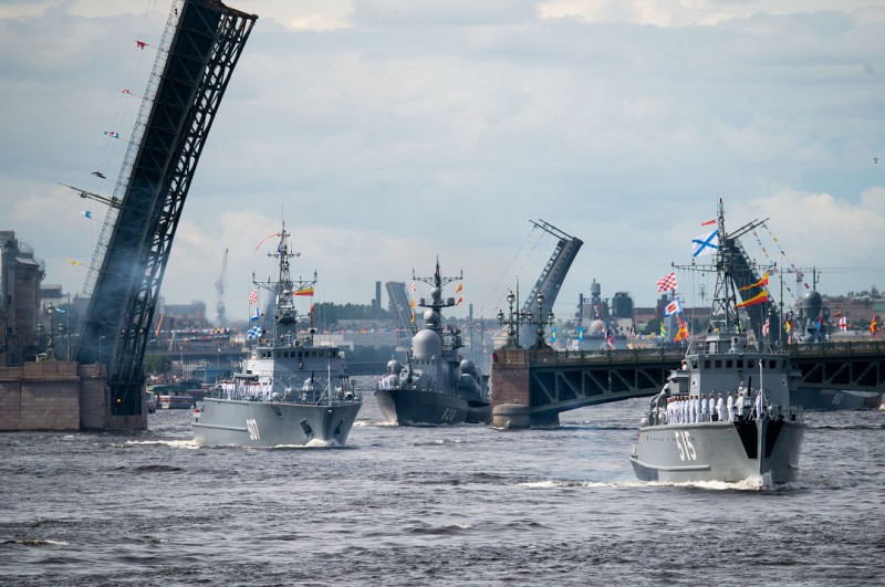 Сергей Пляскин поздравил российских моряков и корабелов с днем ВМФ