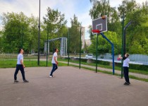 На территории ТОС 10 «Мончегорский» прошли дружеские встречи по спортивным играм для молодежи
