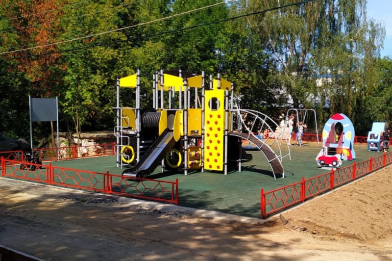 Спортплощадка на улице Адмирала Васюнина