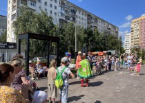 Праздничная игровая программа в ТОС центра Сормова и микрорайона Вождей революции