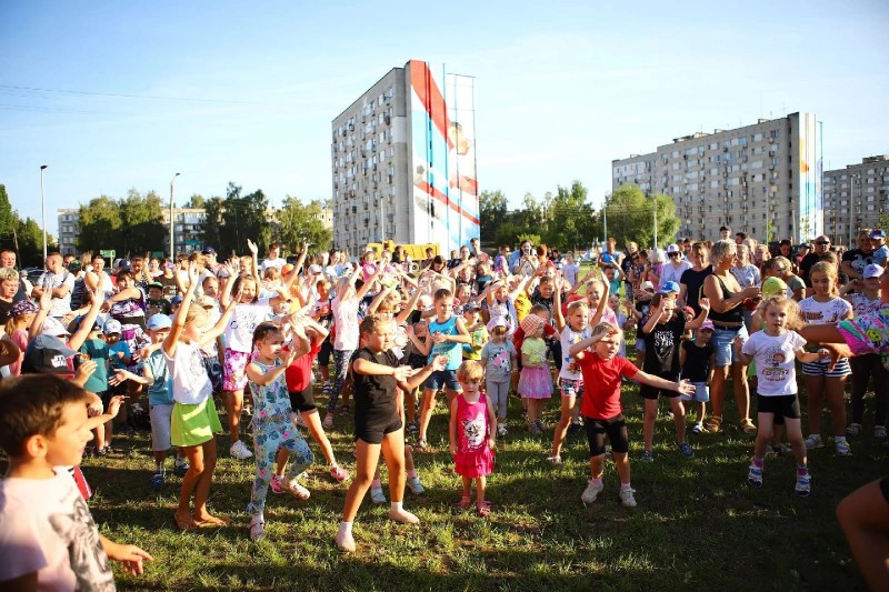 Фестиваль красок «Холи» состоялся в Автозаводском районе