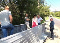 Оксана Дектерева приняла участие в совещании по вопросу ремонта пешеходной дорожки на улице Яблоневой