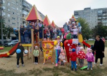 Владимир Аношкин организовал для автозаводцев праздник двора