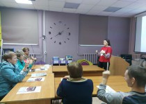 На территории ТОС №16 поселка Мостоотряд состоялась встреча жителей с волонтёрами-медиками