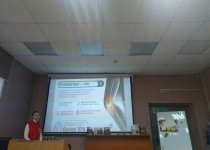 На территории ТОС №16 поселка Мостоотряд состоялась встреча жителей с волонтёрами-медиками