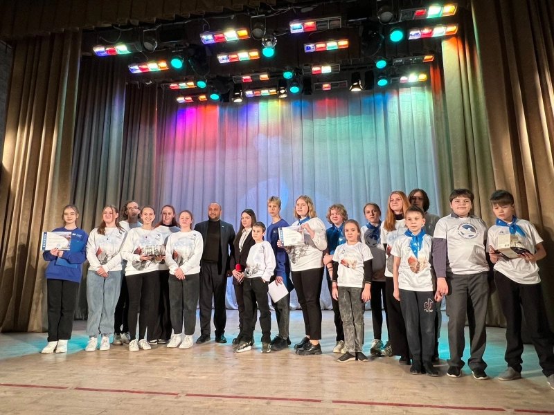 Владимир Поддымников-Гордеев принял участие в церемонии награждения школьных волонтерских отрядов Приокского района