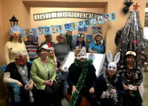 ТОС №10 «Мончегорский» и библиотека им. Макаренко провели концертно — театрализованную встречу для жителей