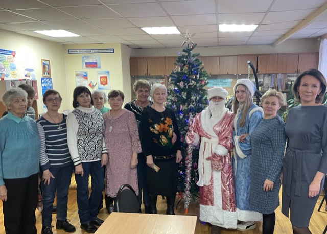 При поддержке Юлии Мантуровой в библиотеке им. А.И. Герцена прошел новогодний праздник для членов клуба «Оптимист»