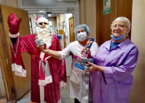 ТОС № 6 поздравил пациентов Детской городской больницы № 25 с наступающим Новым годом