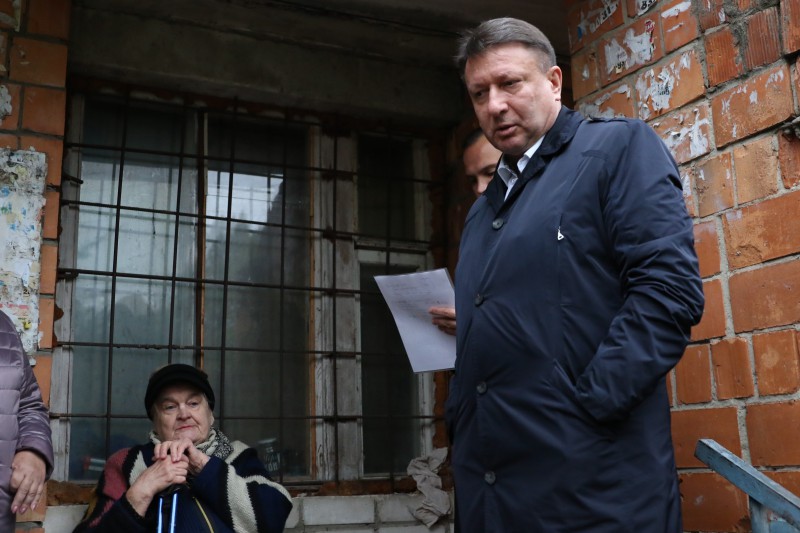 Олег Лавричев провел встречу с жильцами дома 33а по ул. Тимирязева