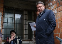 Олег Лавричев провел встречу с жильцами дома 33а по ул. Тимирязева