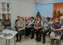 Встреча с писателем в ТОС квартала Энгельса и бульвара Юбилейный