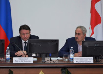 Депутаты указали дорожным предприятиям на необходимость более качественной уборки второстепенных дорог и тротуаров