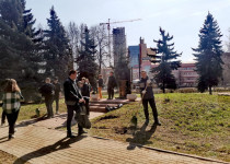 ТОС №6 провел субботник на территории обелиска Герою Советского Союза А.И. Поющева