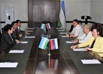 «Важно развивать связи с ближайшими соседями, особенно с городами-побратимами», - Олег Лавричев