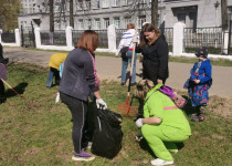 На территории ТОС №6 прошел Комсомольский субботник