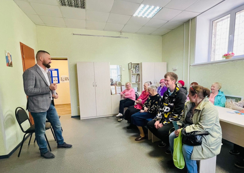 Валерий Скакодуб отчитался о проделанной работе перед жителями Автозаводского района, а также сотрудниками ГАЗа