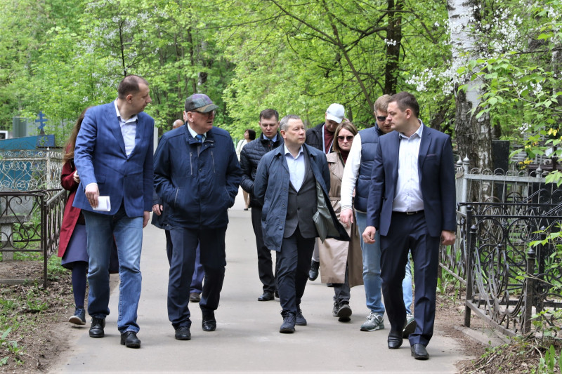 Депутаты городской Думы оценили благоустройство и содержание кладбищ Нижнего Новгорода