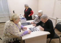Встречи по игре в шашки проходят для жителей ТОС № 3