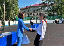 Татьяна Скоробогатова вручила аттестаты выпускникам 9-х классов Нижегородской кадетской школы