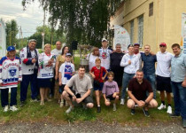 Легендарный Кубок Харламова приехал к фанатам хоккея в посёлок Новое Доскино