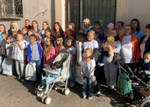 40 многодетных малоимущих семей Автозаводского района получили наборы канцтоваров для школьников