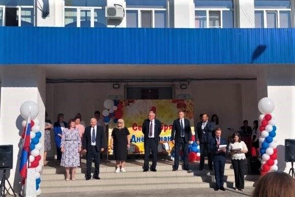 Николай Сатаев поздравил учащихся школ Канавинского района с Днем знаний и началом нового учебного года