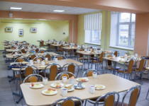 Пасынкам и падчерицам участников СВО предоставлено право бесплатного питания в детских садах и школах