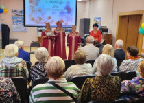 ТОС №10 «Мончегорский» провел совместное мероприятие с библиотекой им. А.С. Макаренко ко Дню пожилого человека