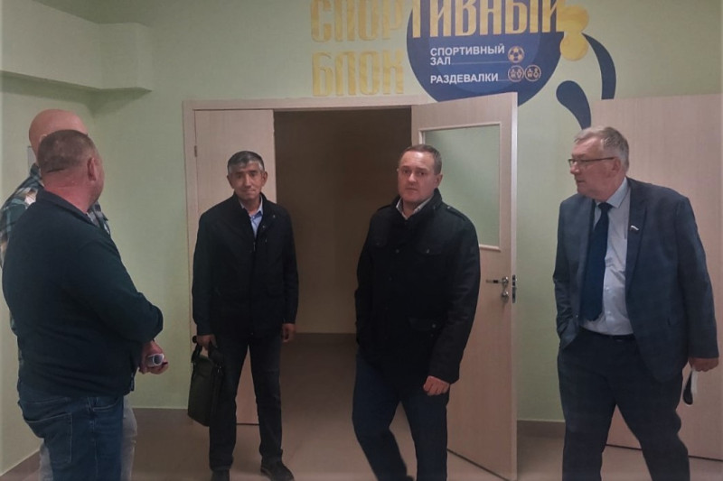 Николай Сатаев провел выездное совещание в школе №168