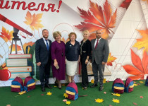 Депутаты городской Думы Нижнего Новгорода поздравили педагогов с профессиональным праздником