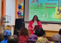 Активисты ТОС № 10 «Мончегорский» приняли участие в музыкально-поэтической программе «Осенний сборник» и посетили художественную выставку «Тепло человеческих рук»