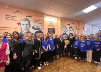 Мурал в честь Героев Отечества открыли в нижегородской школе по инициативе Марии Самоделкиной