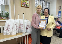 Анна Татаринцева поздравила активистов ТОС «Содружество» с наступающим Новым годом