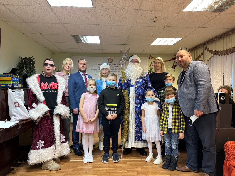 Николай Чернышов подарил детям «Новогоднюю сказку»