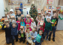 На территории ТОС № 7 состоялось новогоднее представление для детей из многодетных семей